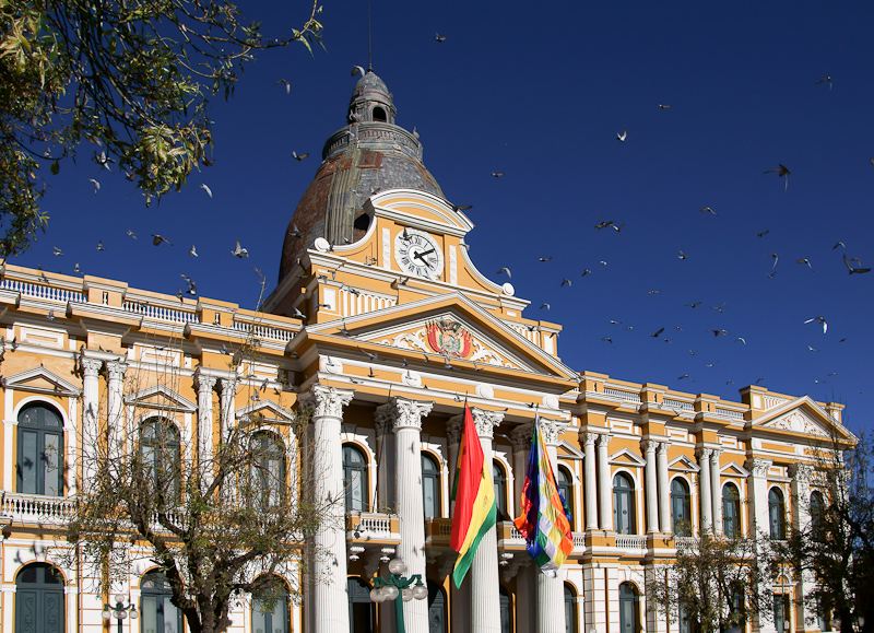 het Parlementsgebouw op het Plaza Murillo