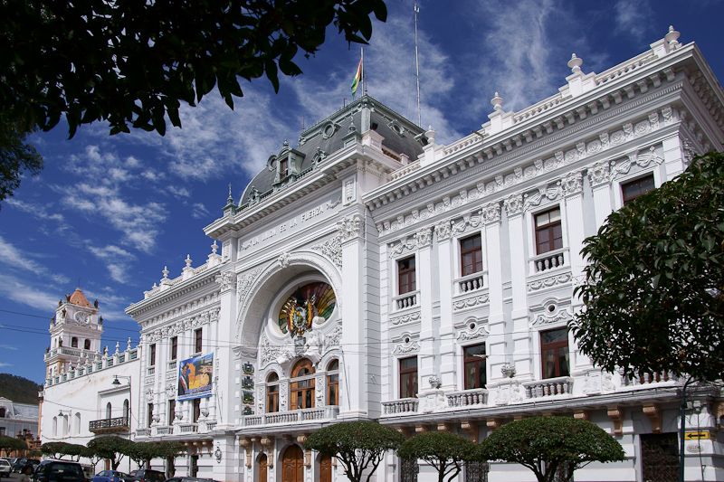het neoclassicistische voormalige presidentiële paleis