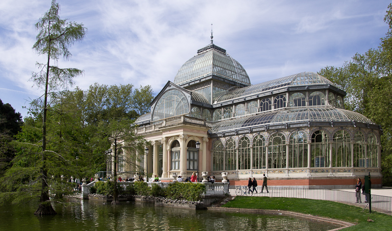 in het Parque Retiro staat dit Kristal Paleis uit 1887 - oorspronkelijk was het een exotische plantenkas, maar tegenwoordig is het een kunstgalerij