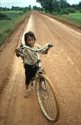 Rode aardeweg, Cambodja