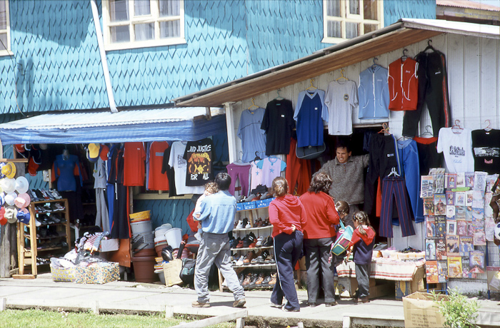 24 Chiloe kledingwinkel