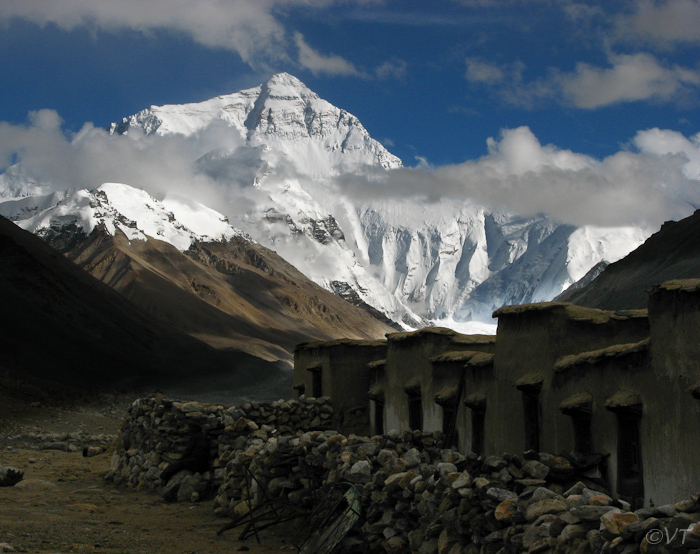 De eerste blik op de Mount Everest van 8848 meter hoog