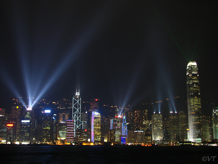Het zakendisctrict van Hong Kong in laserlicht