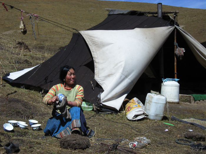 Thee drinken bij een nomadengezin rondom Xiahe
