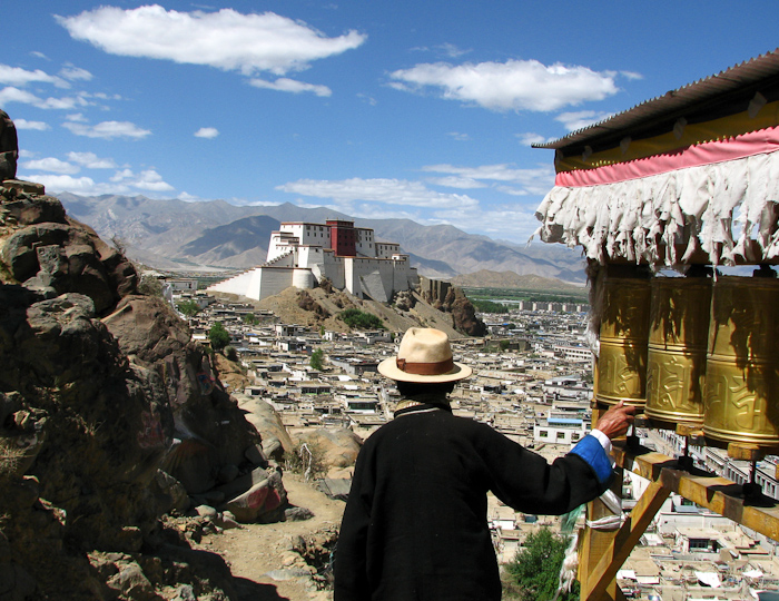 Uitzicht op de Kleine Potala in Shigatse, Tibet