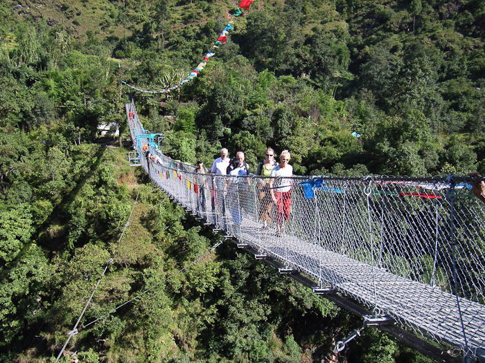 60 de Last Resort  hangbrug net over grens in Nepal