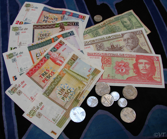 09 links het 'toeristengeld' en rechts de pesos voor de Cubanen