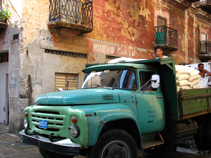 16 veel vergane glorie in Havana...