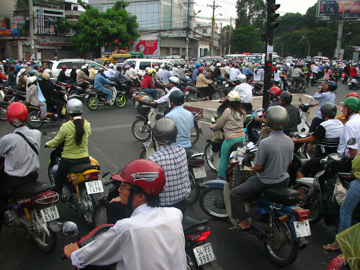01  niet minder dan 3,8 miljoen motorrijders in Saigon
