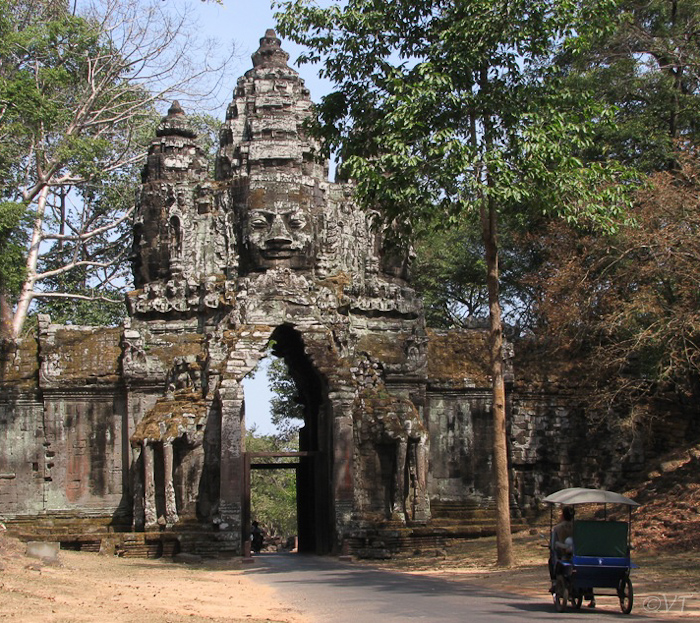 65  The Victorypoort bij Angkor Wat