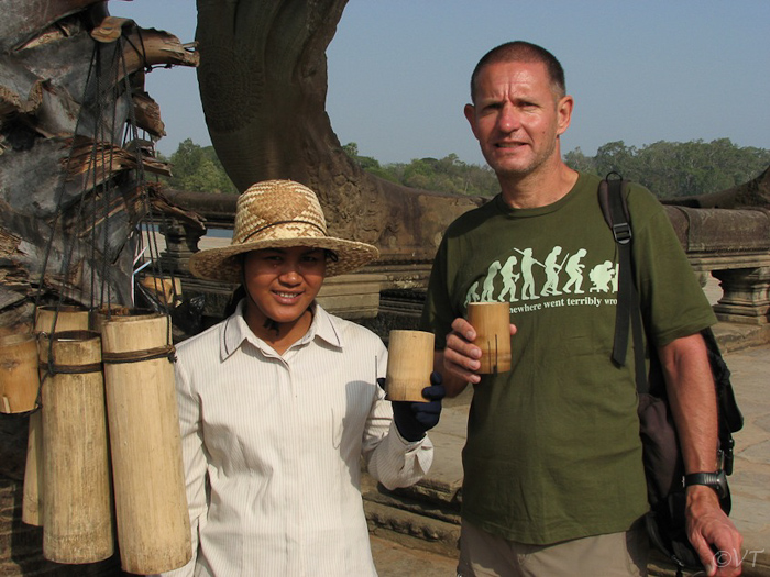 69  palmsap als opfrisser bij Angkor Wat