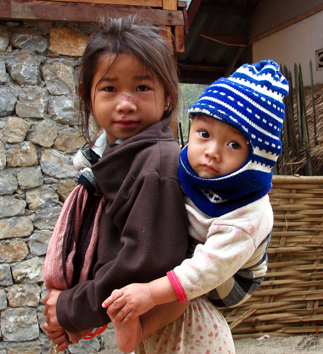 kids in Noord-Laos