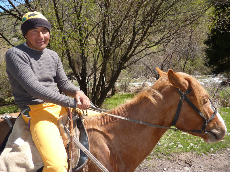 Altyn Arashan, paardenbegeleider