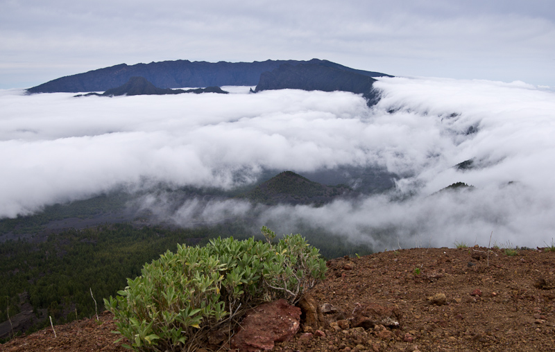 vanaf de Pico Birigoyo van 1807 meter kijk je op de caldera de Taburiente