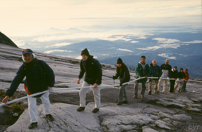 26 beklimming van Mount Kinabalu voor zonsopkomst