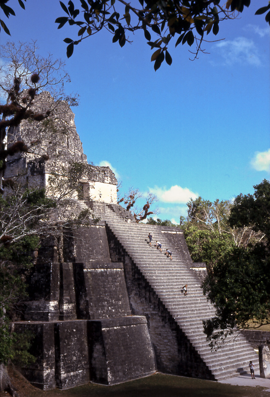 03  Tikal mayatempel