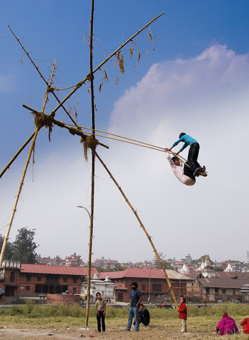 17  In ieder dorp wordt tijdens het Dashain-festival een grote schommel gebouwd