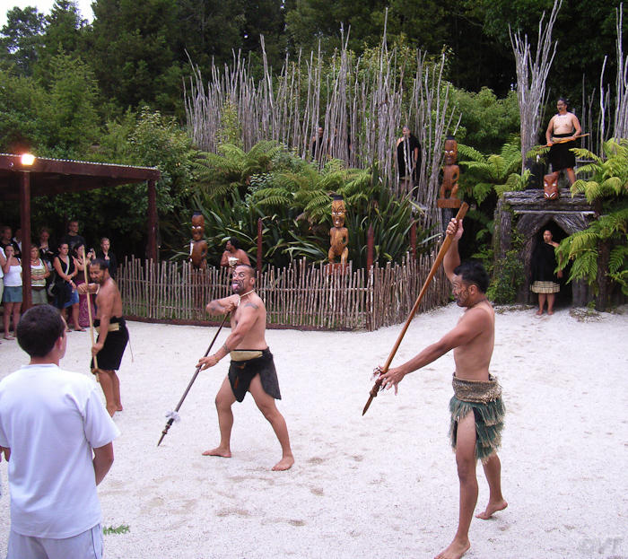 12 welkomstceremonie van de Maori in Rotorua