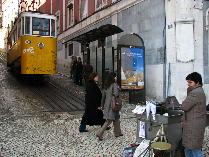 Elevador da Gloria, de bekendste en drukste kabeltram van Lissabon