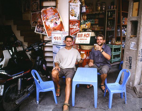 70 Straatcafe in Hanoi
