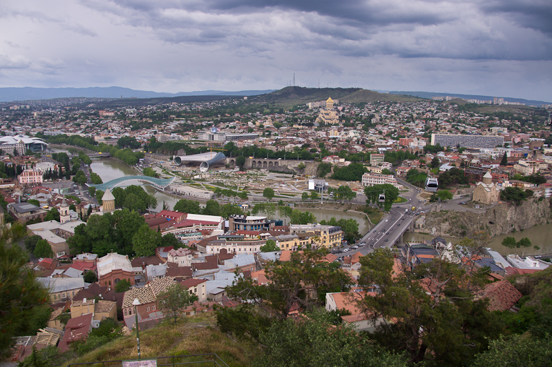 Tbilisi, de hoofdstad van Georgië wordt doorsneden door de Mtkvari die ontspringt in de Turkse Kleine Kaukasus