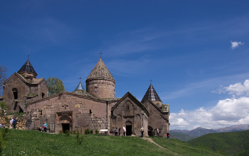 het 12de eeuwse Goshavank-klooster bij het grote Sevan-meer