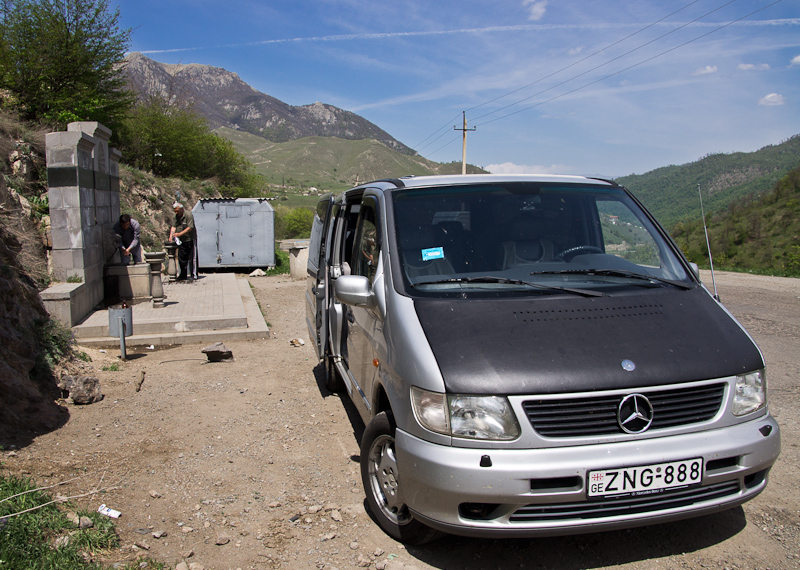 in vijf uur met ons busje van Tbilisi (Georgië) naar Yerevan (Armenië)