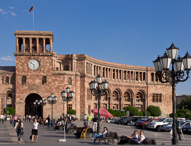 neoclassicistische Sovjetsbouwwerk aan het Plein van de Republiek