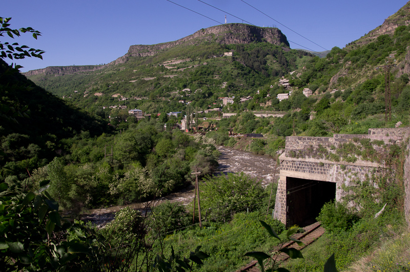 uitzicht vanaf het Iris guesthouse in Alaverdi, in noord-Armenië