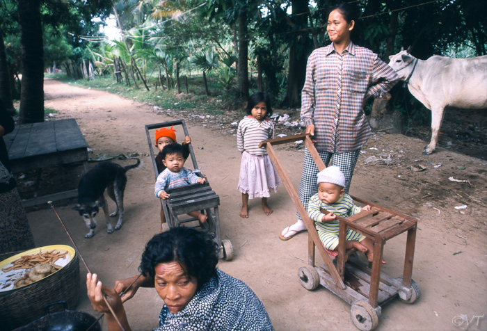 27  houten kinderwagens