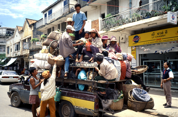 45  Phnom Penh, volle truck