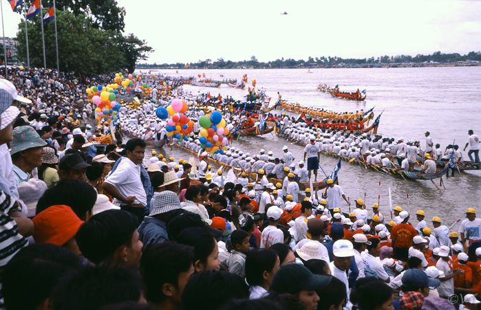 51  Phnom Penh, waterfeest