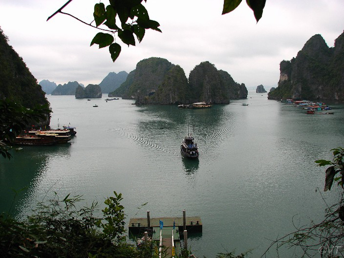 12  Halong Bay in Noord-Vietnam