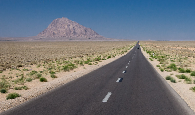 onderweg naar Zein-od-Din, een karavanserai uit de 16e eeuw