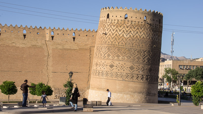 vanuit Shiraz onderweg naar Persepolis