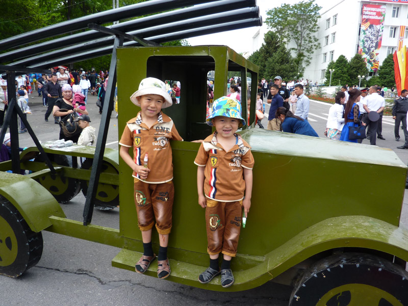 9 mei, bevrijdingsdag in Osh - 2