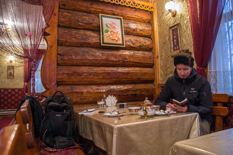 Kalinka restaurant, een Russische stijl blokhut in Karakol