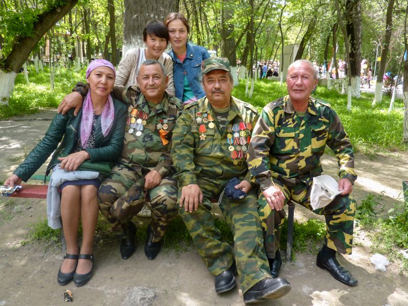 9 mei, bevrijdingsdag in Osh - 9