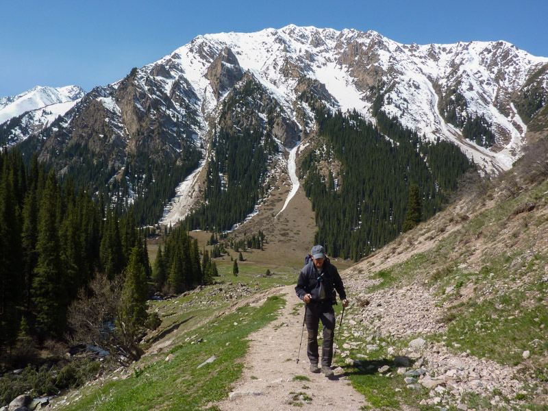 Altyn Arashan, dagwandeling in een zijdal