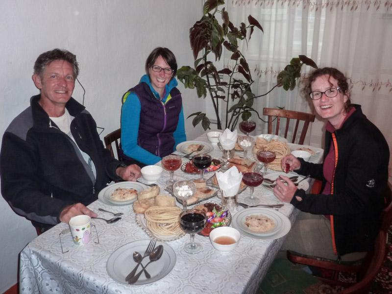 heerlijk diner in onze homestay in Kochkor