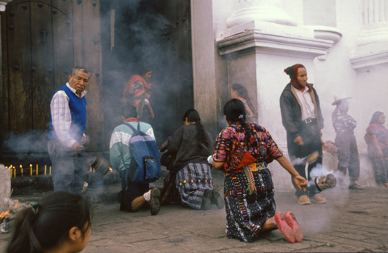 34  Guatamala, Chichicastenango kerk