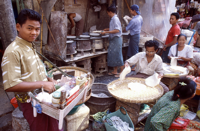 03-Yangon, straatbeeld