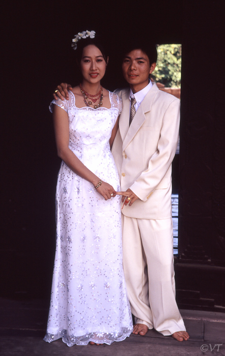 36-Mandalay, happy couple