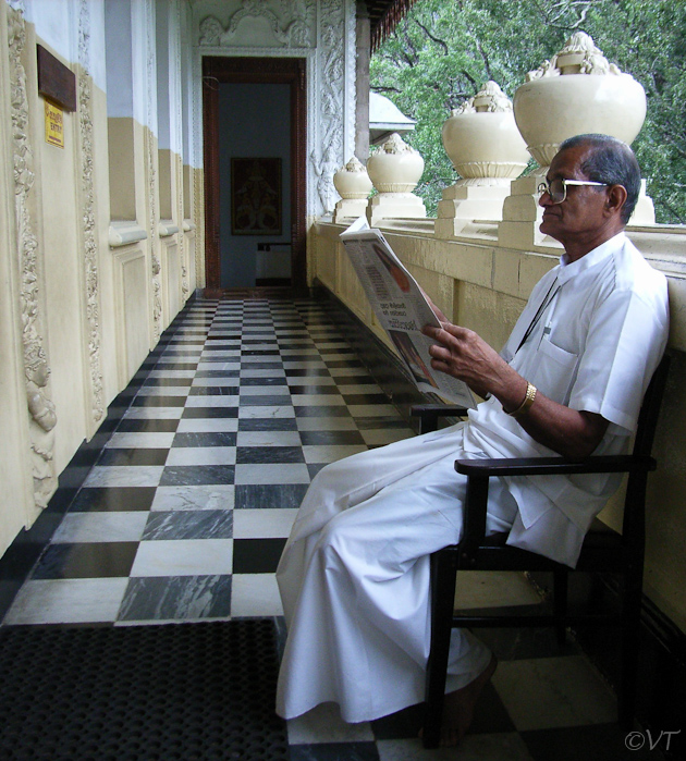 51 suppoost bij de Tempel van de Tand, Kandy